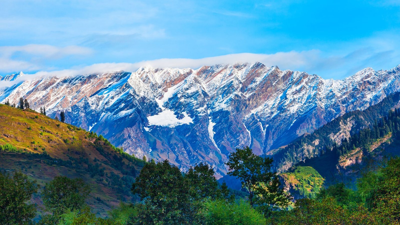 Mountain landscape at Rohtang Pass