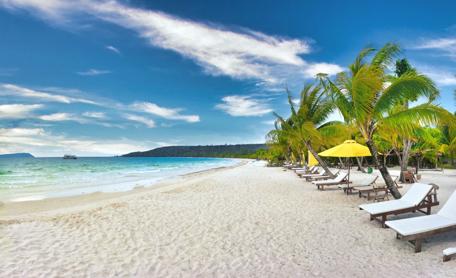White sand and turquoise water on Koh Rong, Cambodia